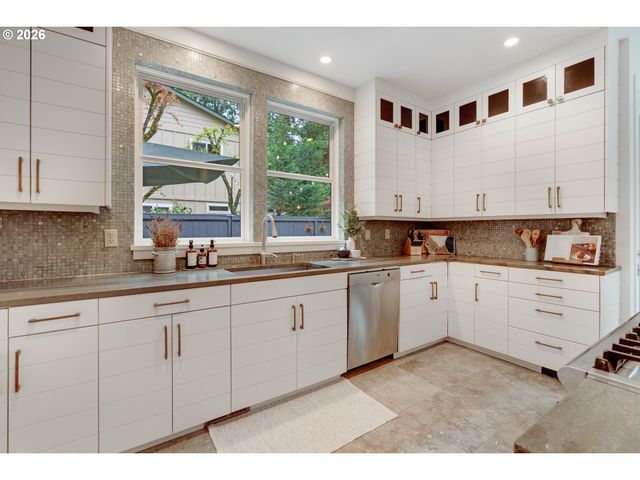 3540 RED CEDAR Way, Lake Oswego, OR 97035