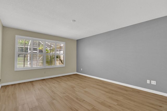 129 Euphrates Circle, Palm Beach Gardens, FL 33410