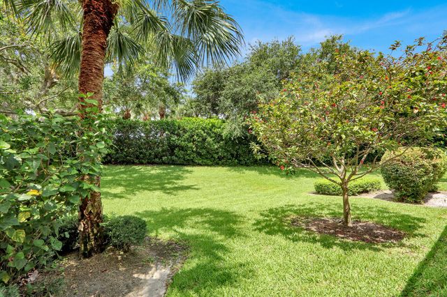 129 Euphrates Circle, Palm Beach Gardens, FL 33410