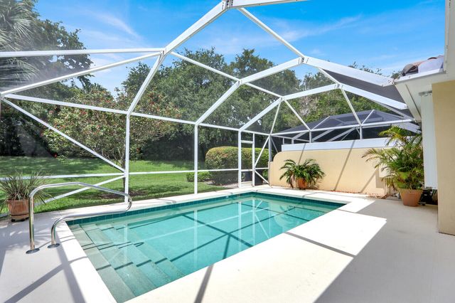 129 Euphrates Circle, Palm Beach Gardens, FL 33410