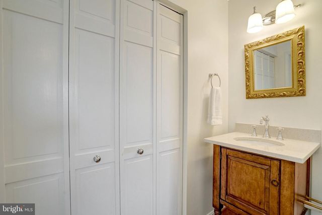 2579 NICKY LN, Alexandria, VA 22311