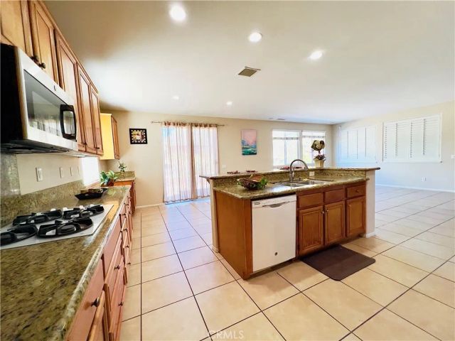 17231 Greentree Drive, Riverside, CA 92503