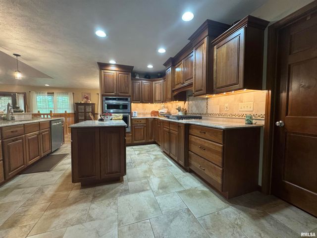 4339 State Route 127 Highway, Pinckneyville, IL 62274