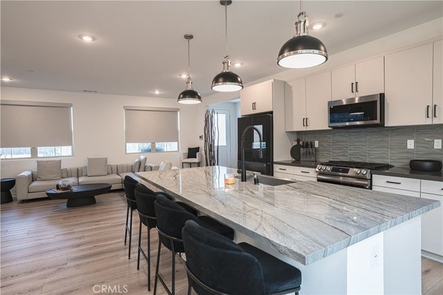 15874 Caterpillar Drive, Fontana, CA 92336