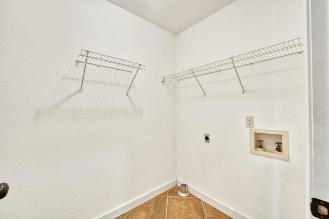 5827 S Farm Road 157, Springfield, MO 65810