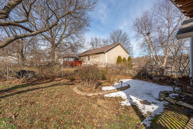 5827 S Farm Road 157, Springfield, MO 65810