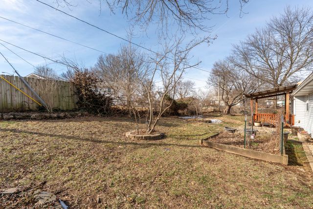 5827 S Farm Road 157, Springfield, MO 65810