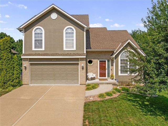 4512 NE Webster Drive, Lee's Summit, MO 64064