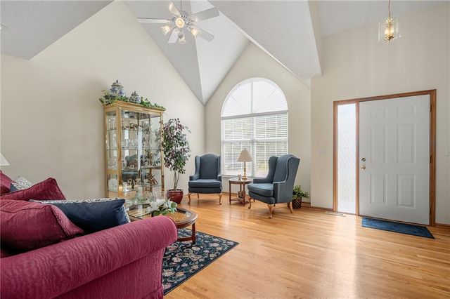 4512 NE Webster Drive, Lee's Summit, MO 64064