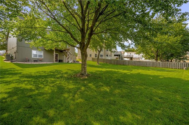 4512 NE Webster Drive, Lee's Summit, MO 64064