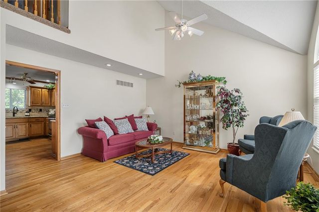 4512 NE Webster Drive, Lee's Summit, MO 64064