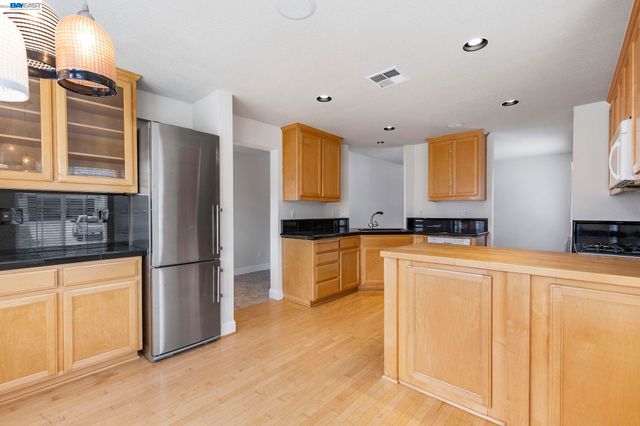 143 Shelterwood Ln, Danville, CA 94506
