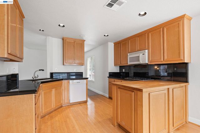 143 Shelterwood Ln, Danville, CA 94506