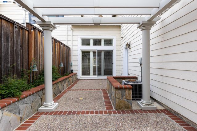 143 Shelterwood Ln, Danville, CA 94506