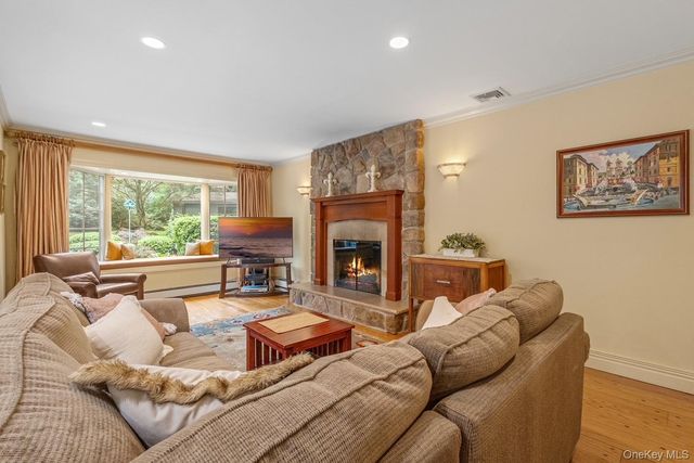 65 Avery Road, Woodbury, NY 11797