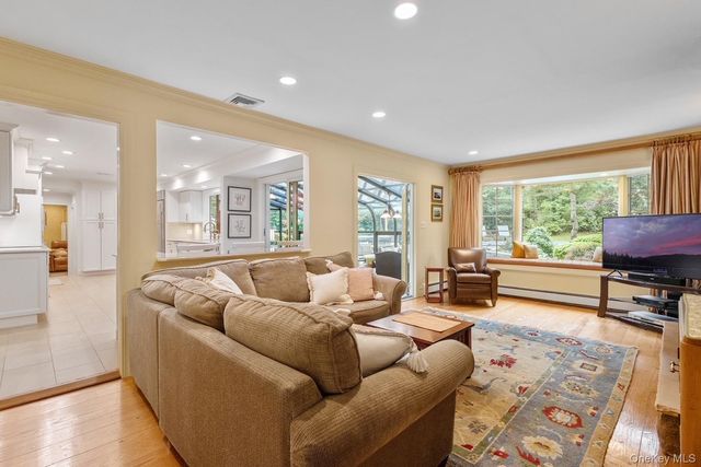 65 Avery Road, Woodbury, NY 11797