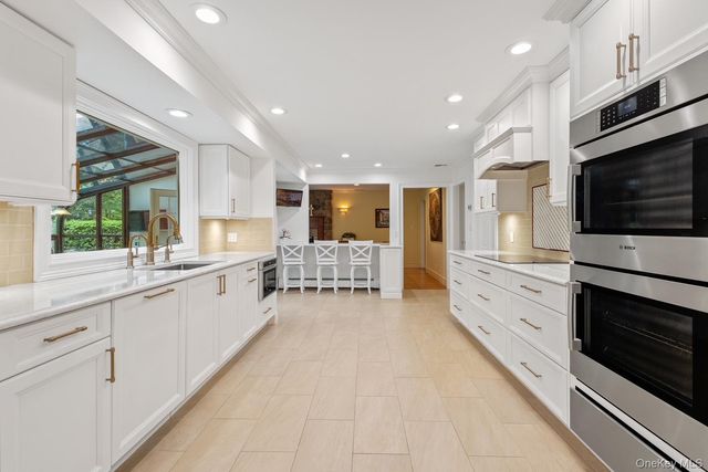 65 Avery Road, Woodbury, NY 11797