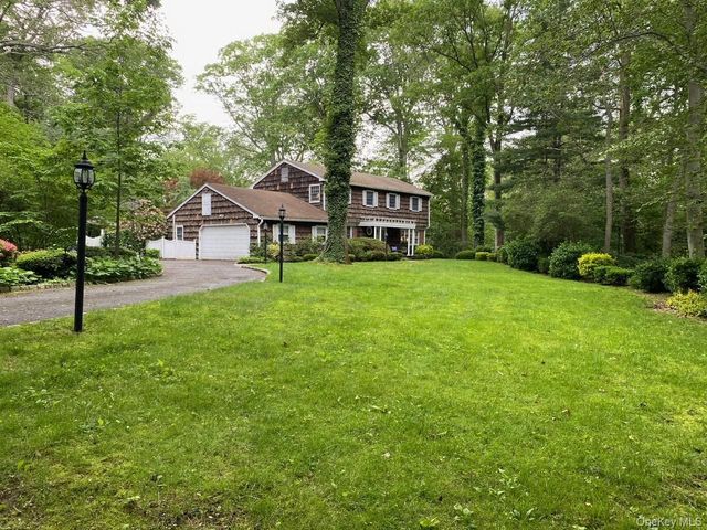 65 Avery Road, Woodbury, NY 11797