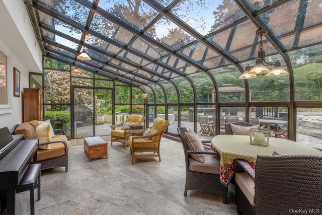 65 Avery Road, Woodbury, NY 11797