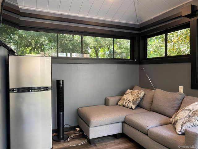 65 Avery Road, Woodbury, NY 11797