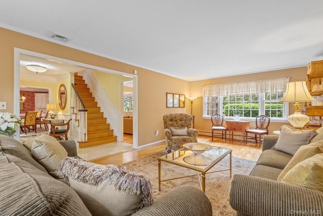 65 Avery Road, Woodbury, NY 11797