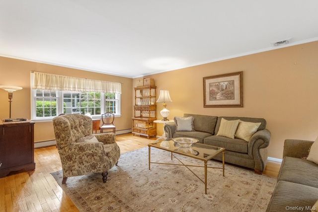 65 Avery Road, Woodbury, NY 11797