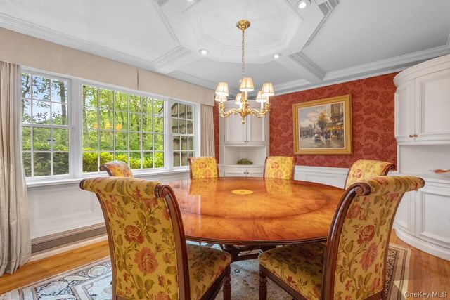 65 Avery Road, Woodbury, NY 11797