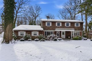 65 Avery Road, Woodbury, NY 11797