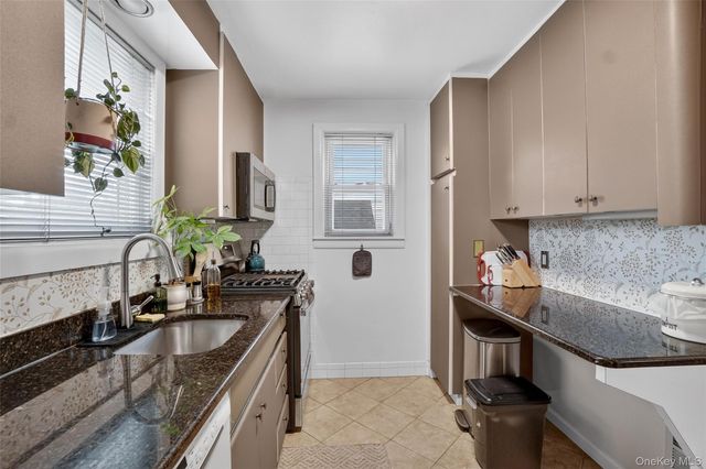 9028 218th Place, Queens Village, NY 11428