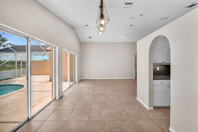 467 SW 191st Terrace, Pembroke Pines, FL 33029