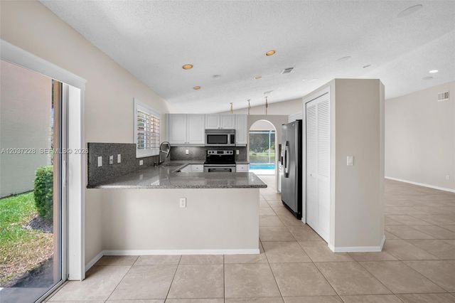 467 SW 191st Terrace, Pembroke Pines, FL 33029