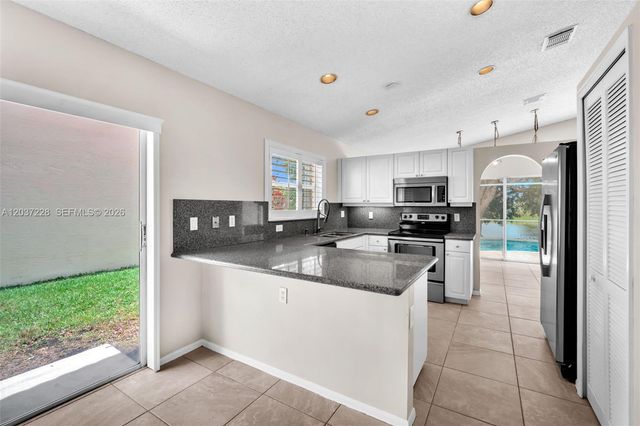 467 SW 191st Terrace, Pembroke Pines, FL 33029