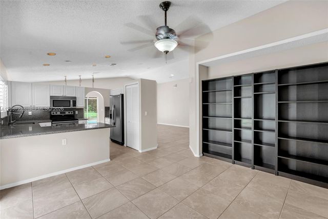 467 SW 191st Terrace, Pembroke Pines, FL 33029