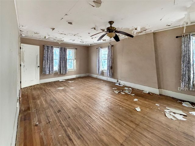 1109 N Howard Street, Indianola, IA 50125