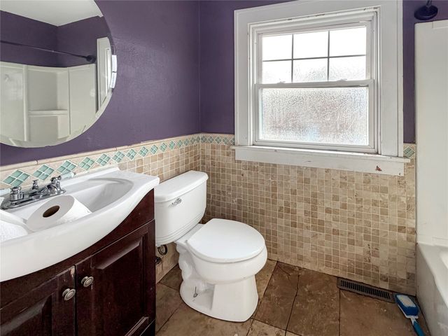 1109 N Howard Street, Indianola, IA 50125