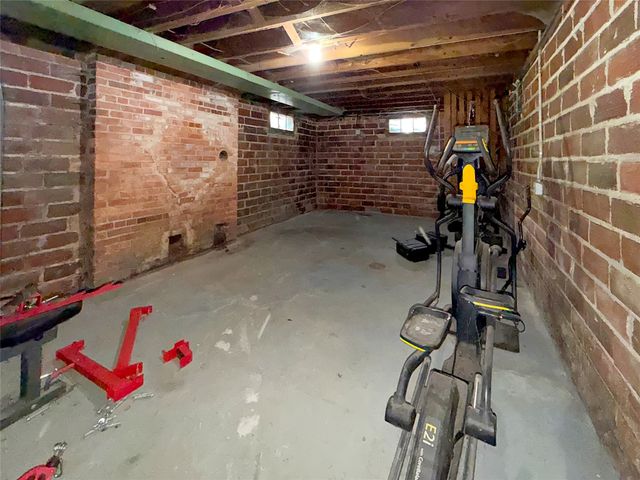 1109 N Howard Street, Indianola, IA 50125