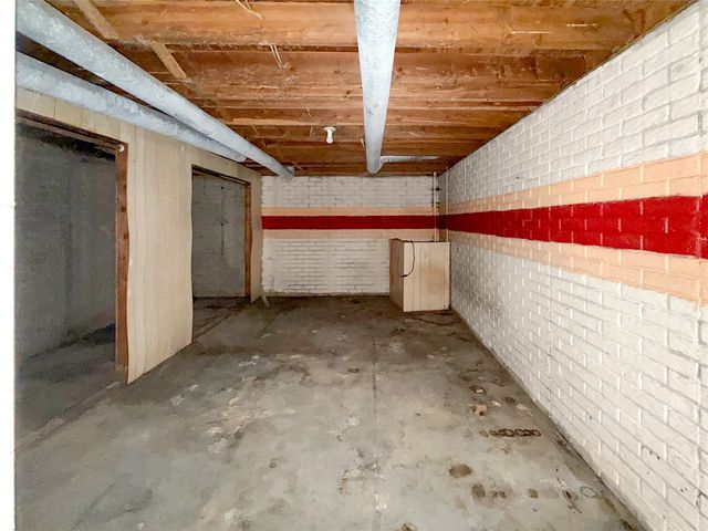 1109 N Howard Street, Indianola, IA 50125