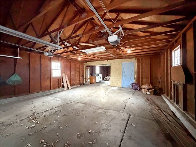 1109 N Howard Street, Indianola, IA 50125