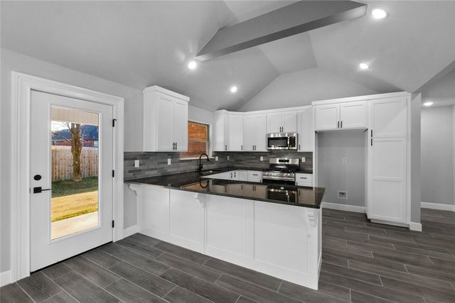 4668 W Triangle Street, Fayetteville, AR 72704