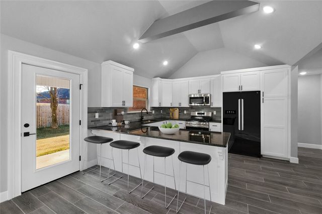 4668 W Triangle Street, Fayetteville, AR 72704