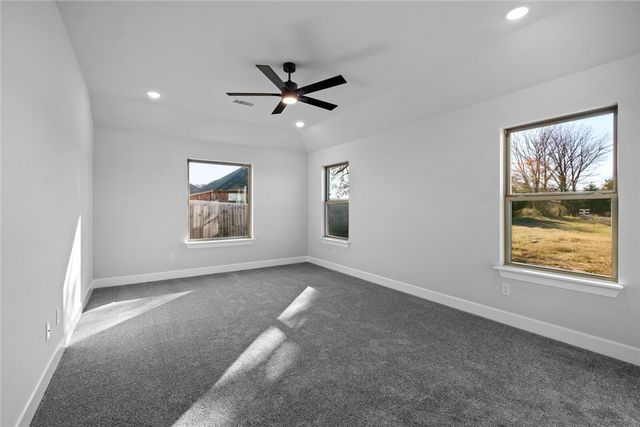 4668 W Triangle Street, Fayetteville, AR 72704