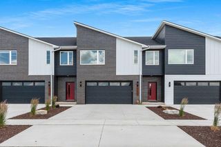 450 ALDON CIRCLE, Green Bay, WI 54304