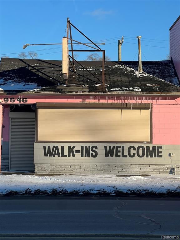 9646 Greenfield Road, Detroit, MI 48227