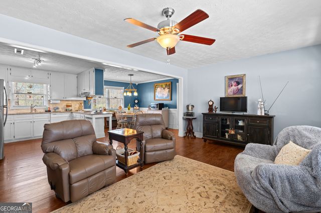 145 New Hope Circle, Fayetteville, GA 30214