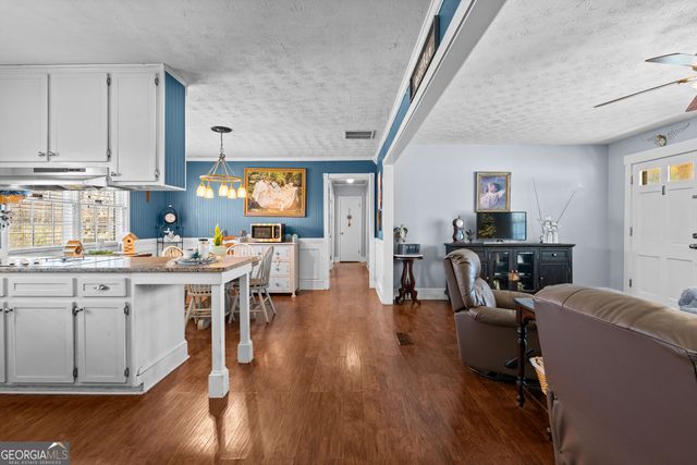 145 New Hope Circle, Fayetteville, GA 30214