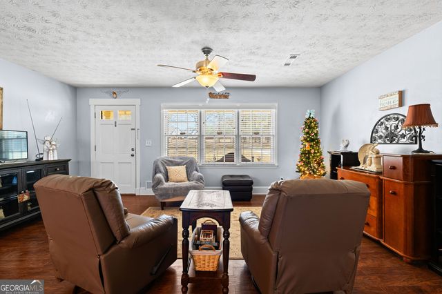 145 New Hope Circle, Fayetteville, GA 30214