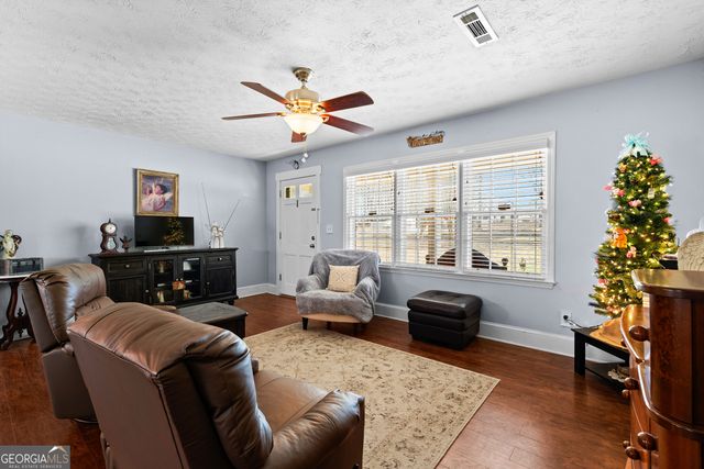 145 New Hope Circle, Fayetteville, GA 30214