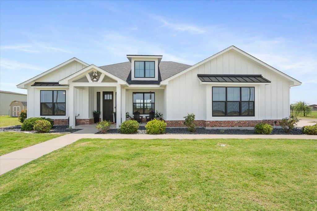 16649 Sypert School RD, Holland, TX 76534