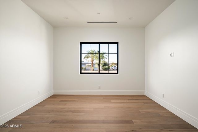 6711 E JENAN Drive, Scottsdale, AZ 85254