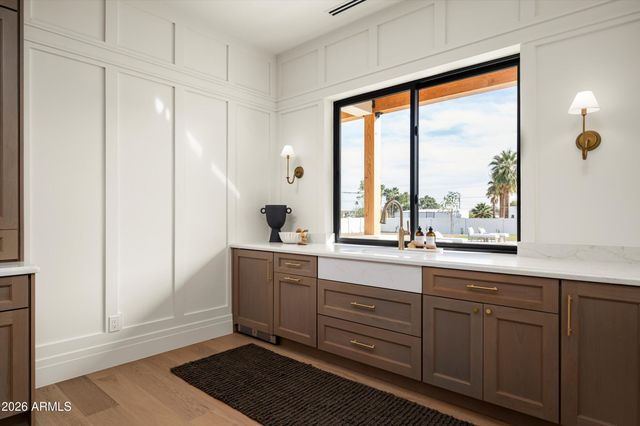 6711 E JENAN Drive, Scottsdale, AZ 85254